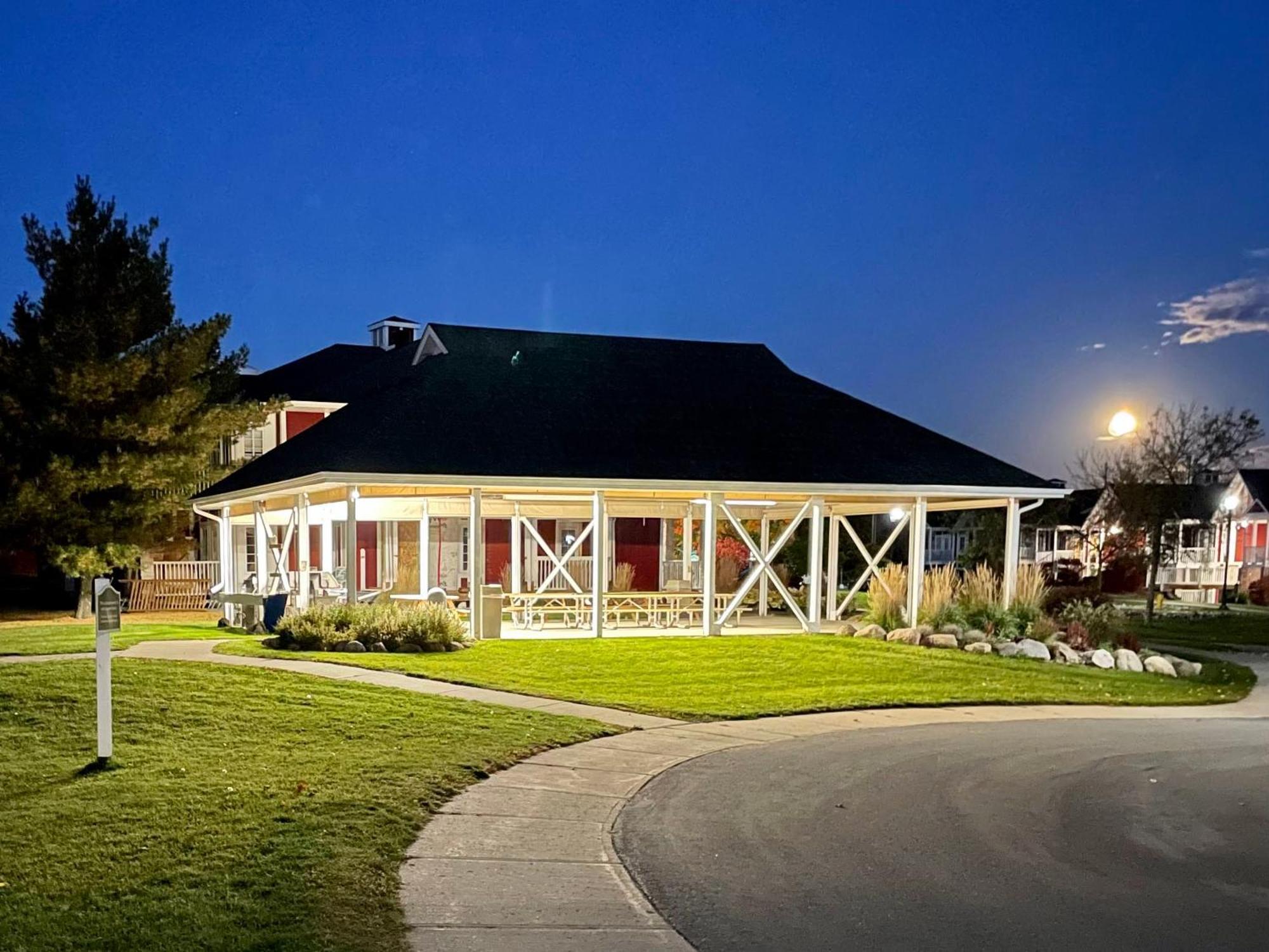 Hillside Haven: Carriage Club Resort Retreat Edgar Экстерьер фото